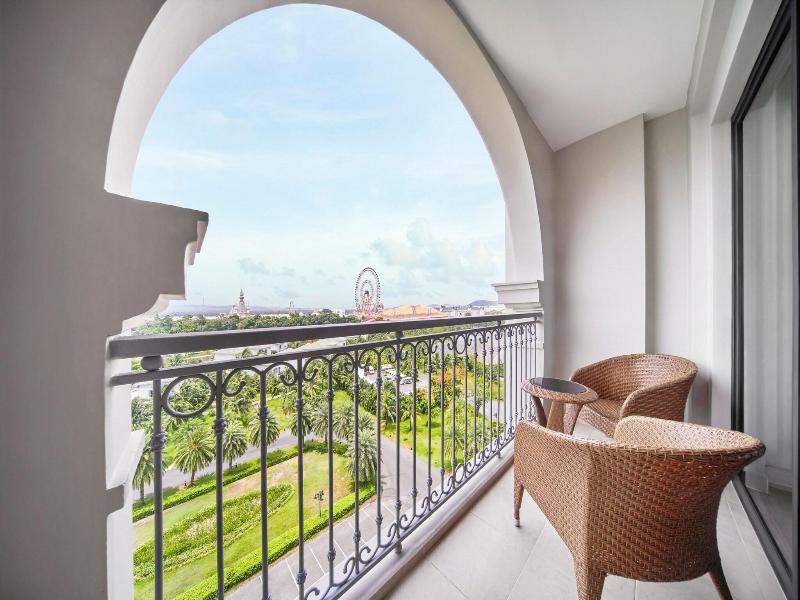 Sheraton Phu Quoc Long Beach Resort image