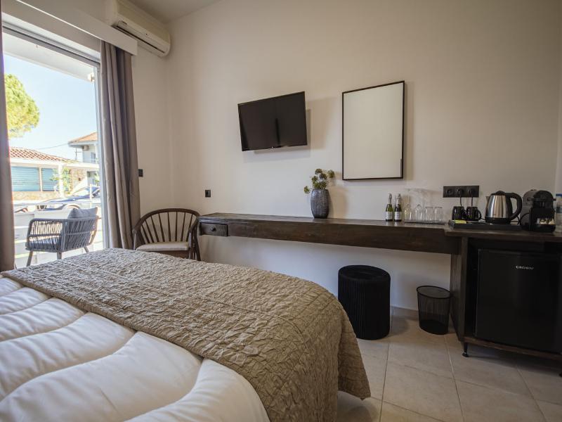 BOHOTEL Eleonas & Annex Apartments image