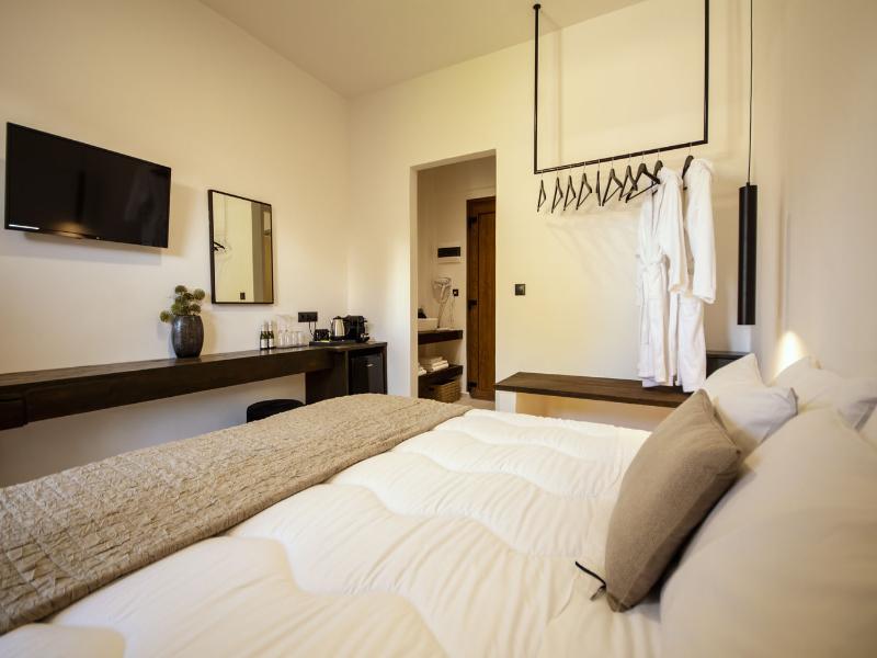 BOHOTEL Eleonas & Annex Apartments image