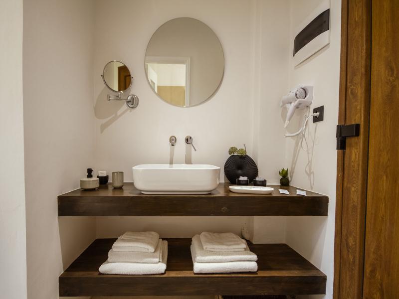 BOHOTEL Eleonas & Annex Apartments image