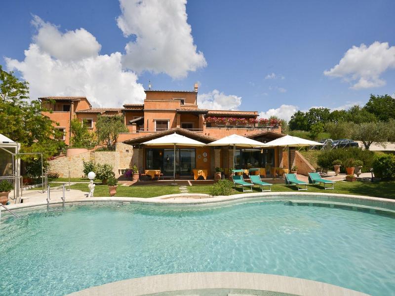 HOTEL SATURNO FONTE PURA image