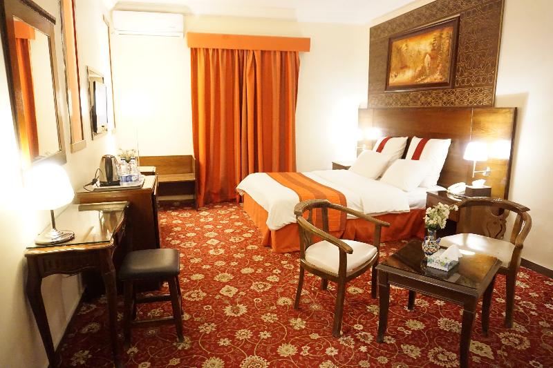 Bed room