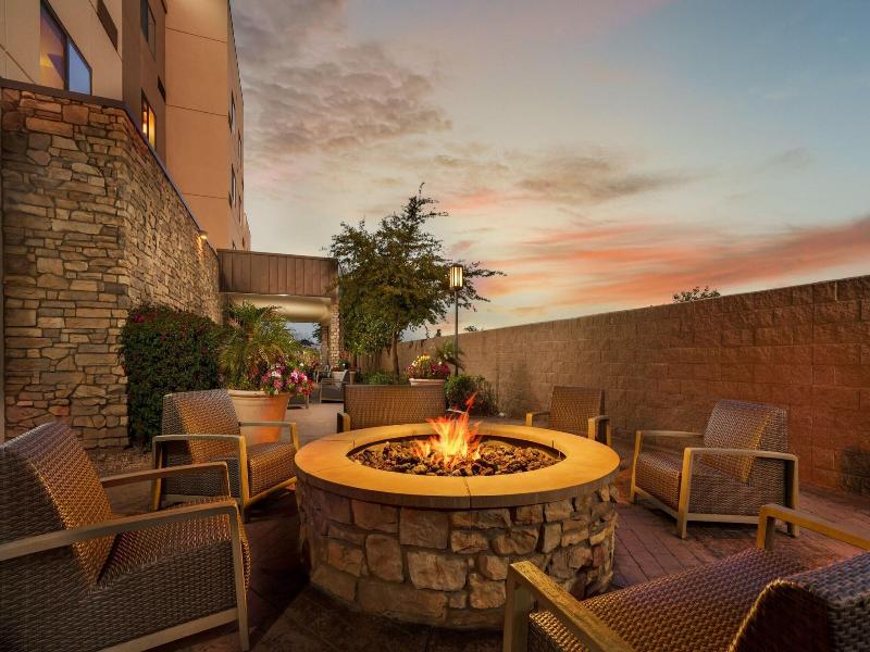 Courtyard Phoenix Mesa Gateway Airport image