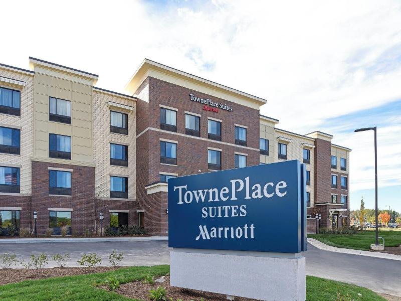 Towneplace Suites Detroit Commerce image