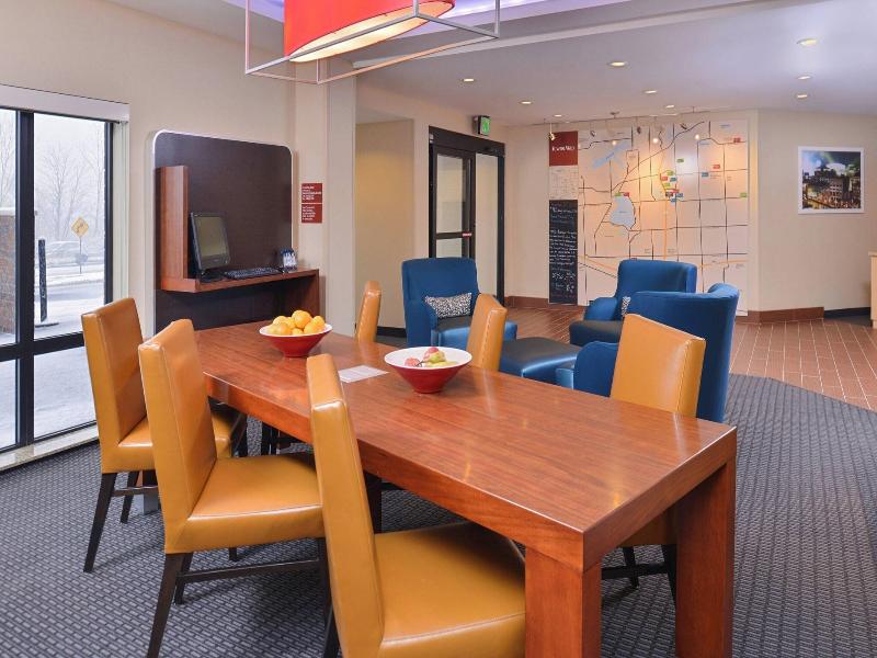 Towneplace Suites Detroit Commerce image