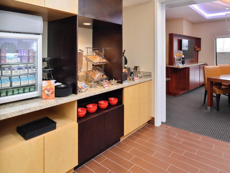 Towneplace Suites Detroit Commerce image