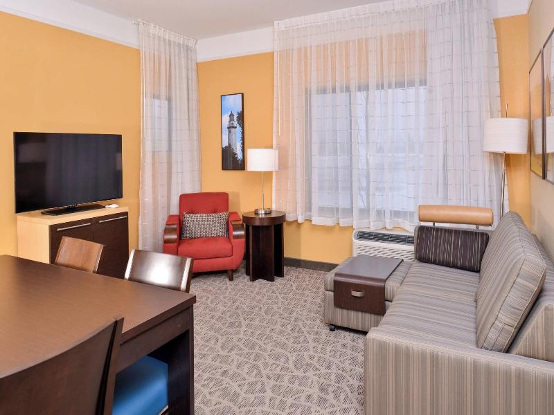 Towneplace Suites Detroit Commerce image