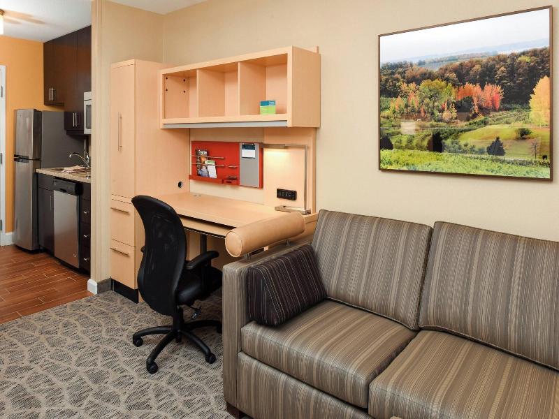 Towneplace Suites Detroit Commerce image