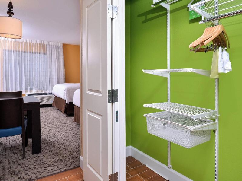 Towneplace Suites Detroit Commerce image