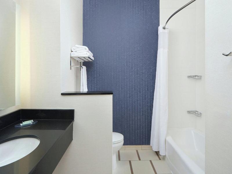Fairfield Inn & Suites Niagara Falls image