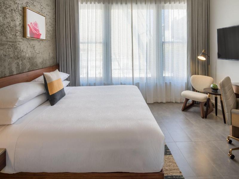 Hi-Lo Hotel, Autograph Collection image