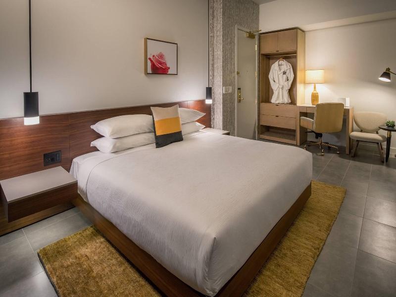 Hi-Lo Hotel, Autograph Collection image