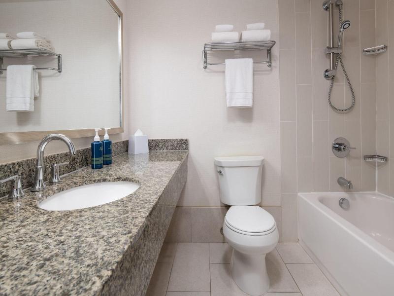 Four Points By Sheraton Bellingham H & Conference image