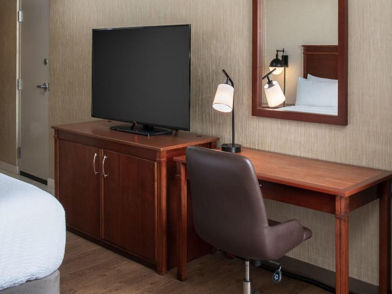 Four Points By Sheraton Bellingham H & Conference image