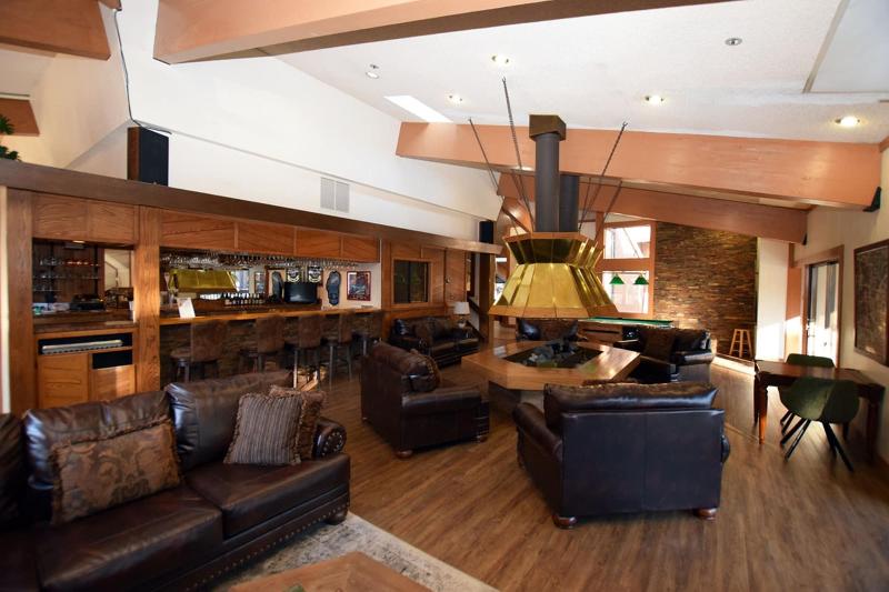 Club Tahoe image