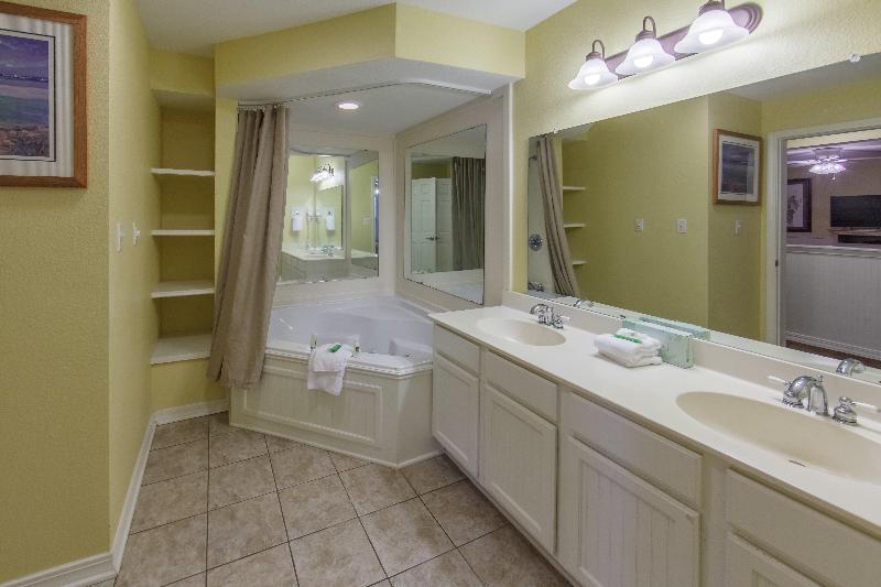 Holiday Inn Club Vacations Villages Resort at Lake Palestine – Flint, TX