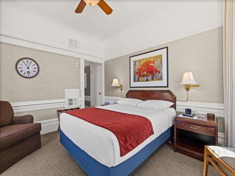 Powell Place City image