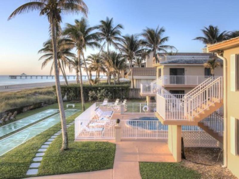 Emerald Seas Beach Club image