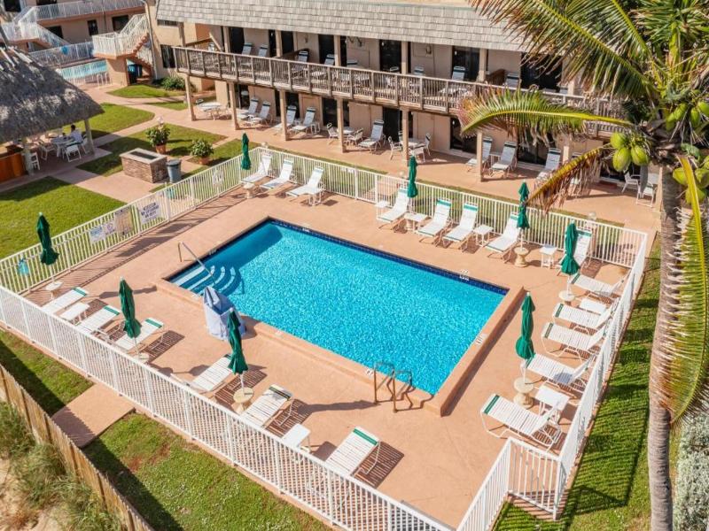 Emerald Seas Beach Club image