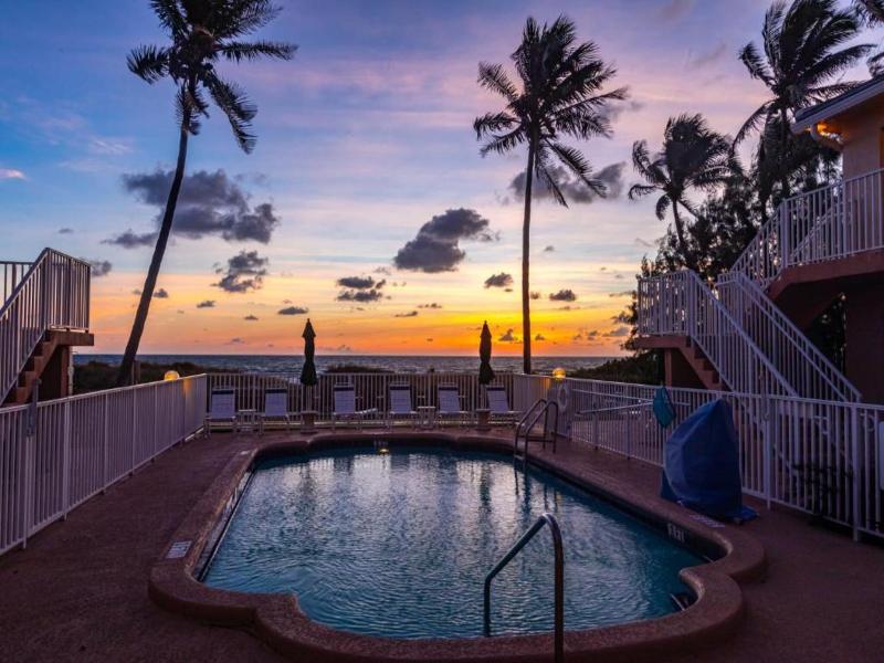 Emerald Seas Beach Club image