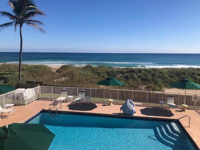 Emerald Seas Beach Club image