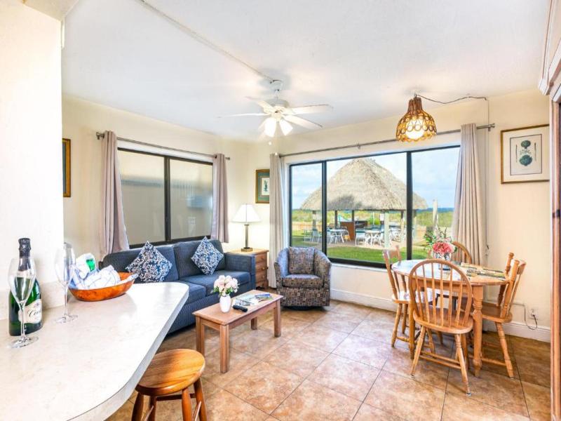 Emerald Seas Beach Club image