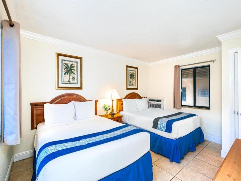 Emerald Seas Beach Club image