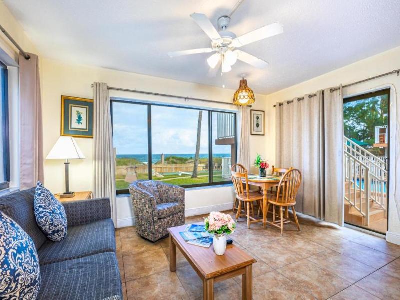Emerald Seas Beach Club image