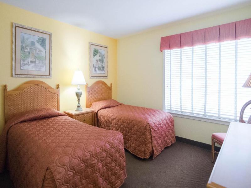 Holiday Beach Resort-Soundside