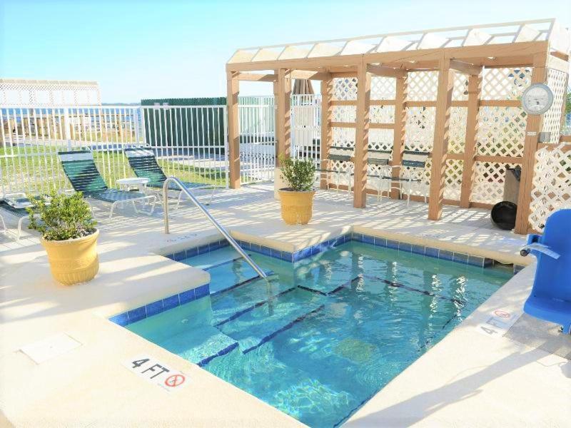Holiday Beach Resort-Soundside