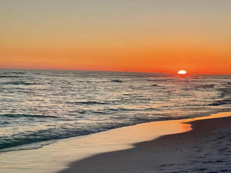 Holiday Beach Resort-Destin — photo 18