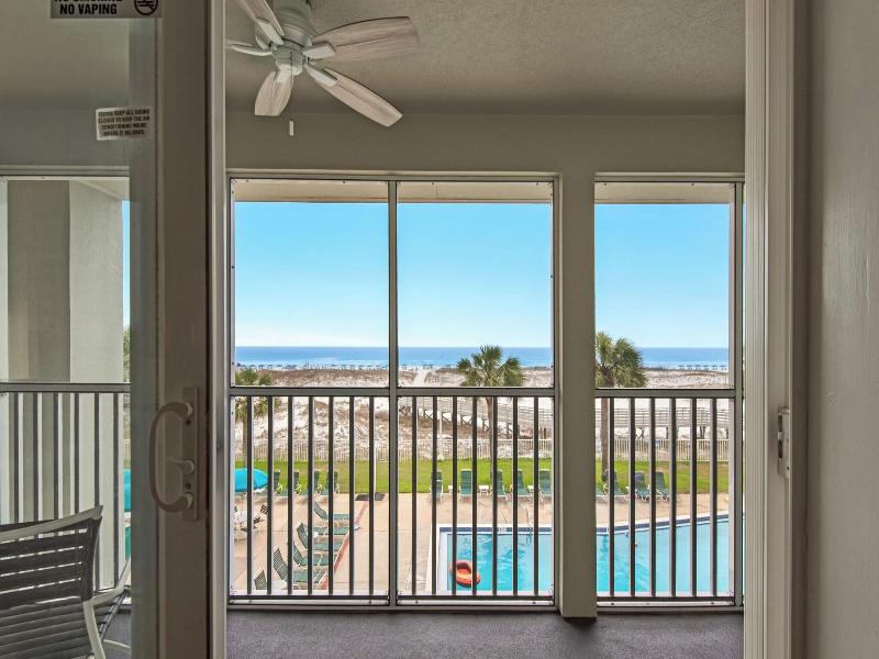 Holiday Beach Resort-Destin — photo 42