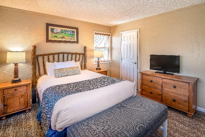 Holiday Inn Club Vacations Oak 'n Spruce Resort image