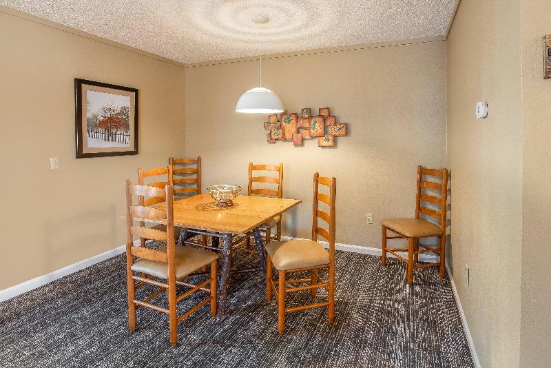 Holiday Inn Club Vacations Oak 'n Spruce Resort image