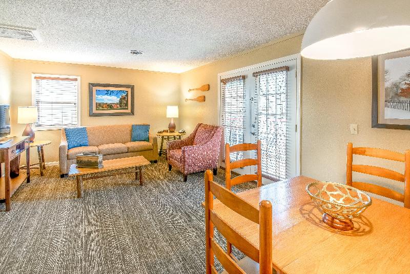 Holiday Inn Club Vacations Oak 'n Spruce Resort image