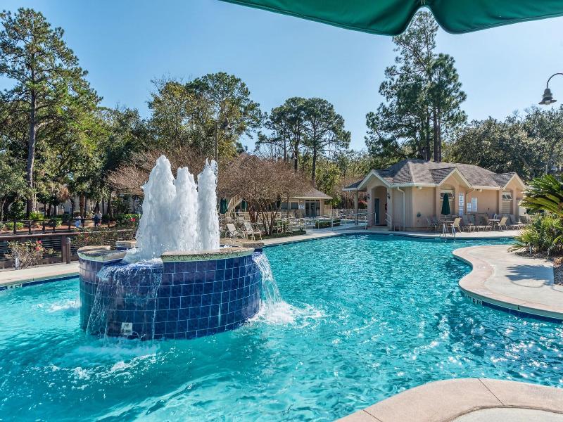 Island Links Resort image