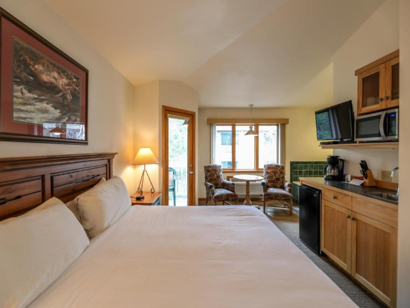 Meadow Lake Golf and Ski Resort image