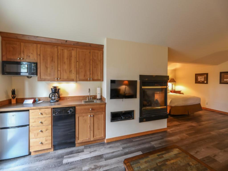 Meadow Lake Golf and Ski Resort image