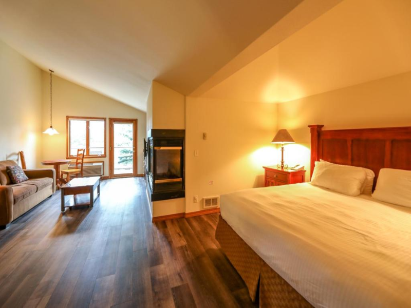 Meadow Lake Golf and Ski Resort image
