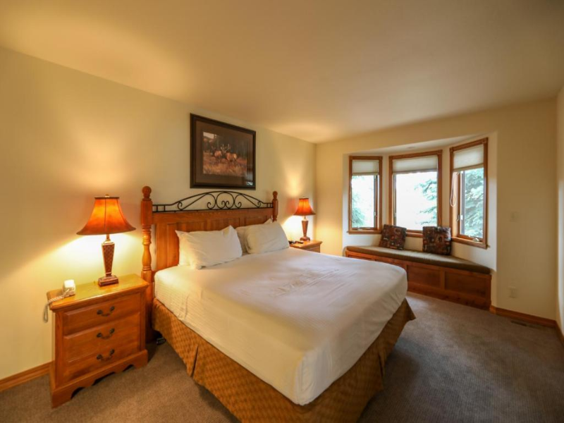 Meadow Lake Golf and Ski Resort image