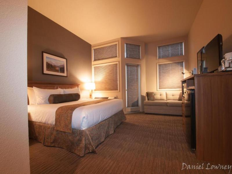 Meadow Lake Golf and Ski Resort image
