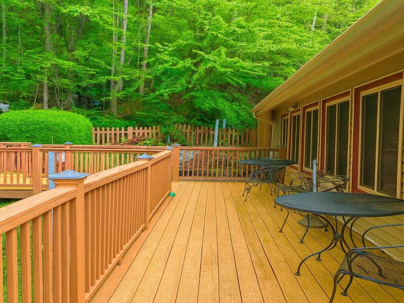 Smoketree Lodge