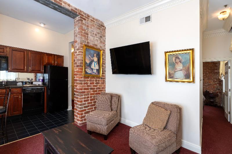 The Quarter House image