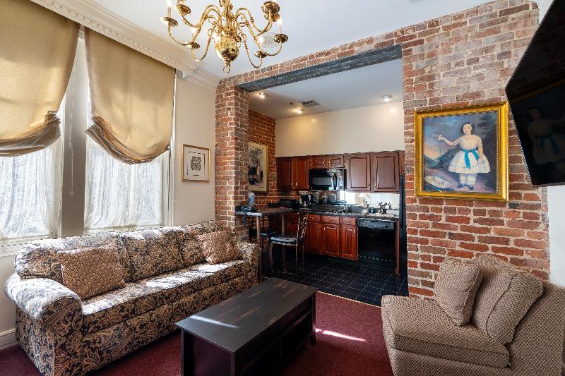 The Quarter House image