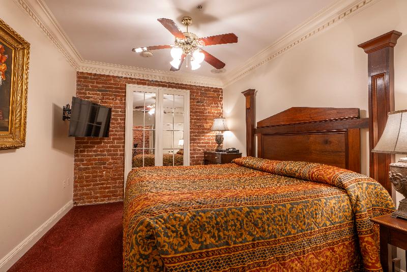 The Quarter House image