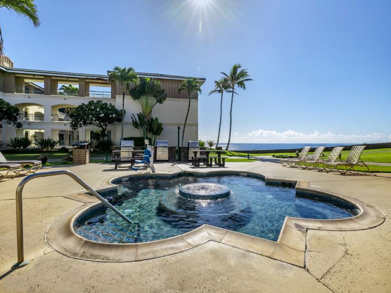 Hilton Vacation Club The Point at Poipu Kauai — exterior view