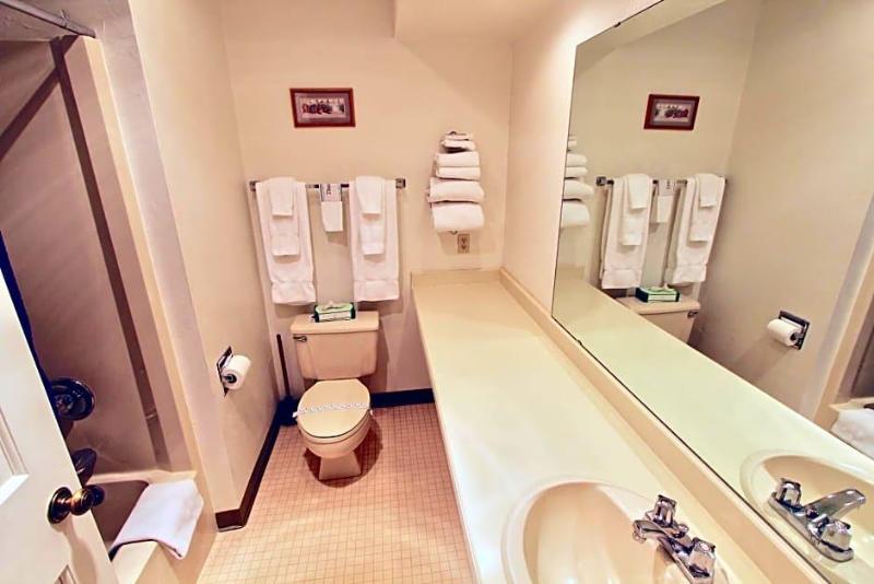 Baileys Harbor Yacht Club Resort