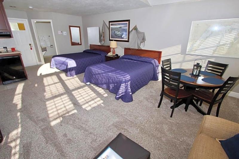Baileys Harbor Yacht Club Resort