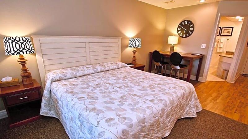 Baileys Harbor Yacht Club Resort