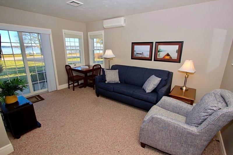 Baileys Harbor Yacht Club Resort
